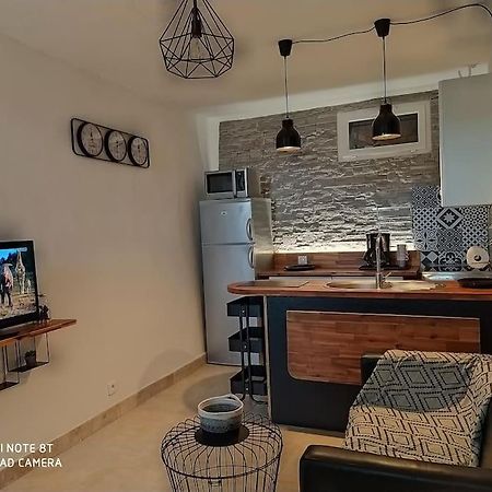 Duplex Avec Jardin, Proche Village Каленцана Экстерьер фото