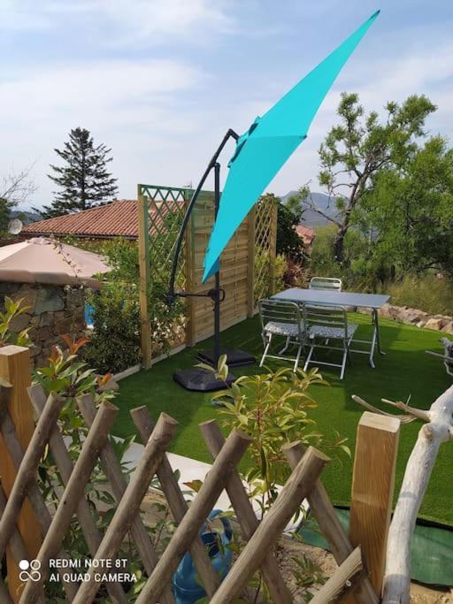 Duplex Avec Jardin, Proche Village Каленцана Экстерьер фото