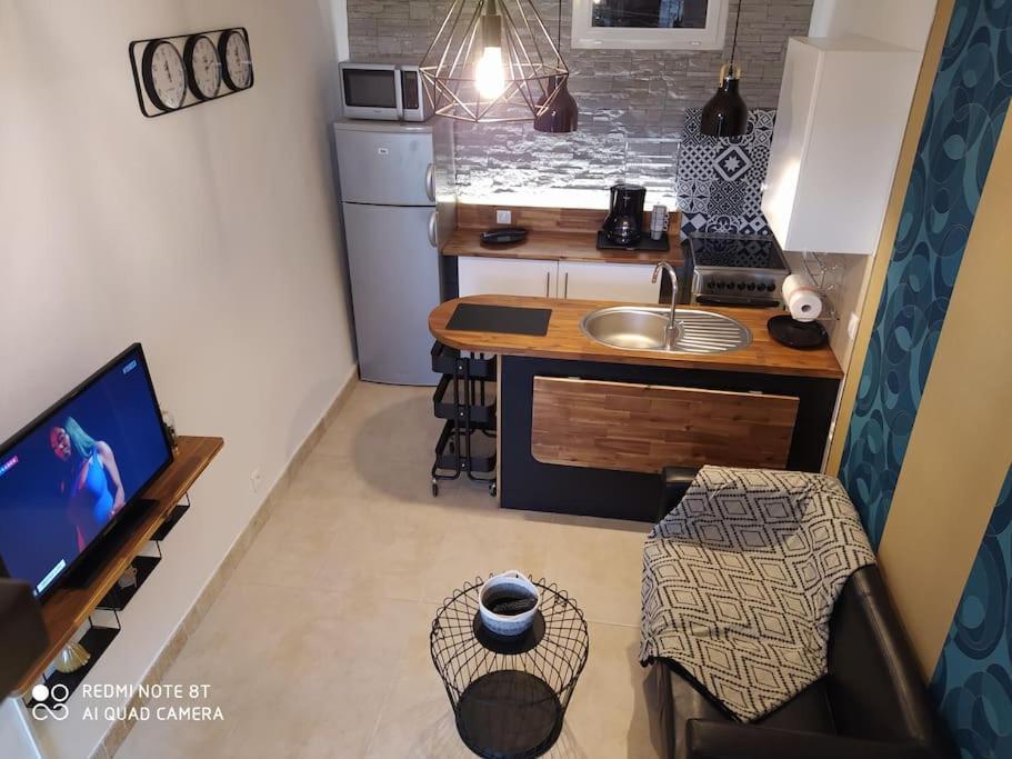 Duplex Avec Jardin, Proche Village Каленцана Экстерьер фото