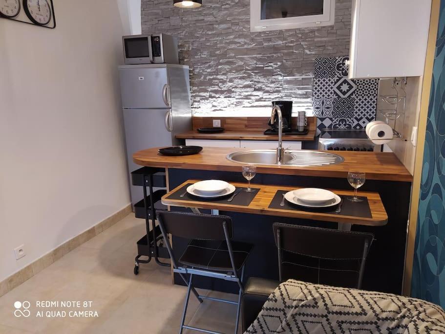 Duplex Avec Jardin, Proche Village Каленцана Экстерьер фото